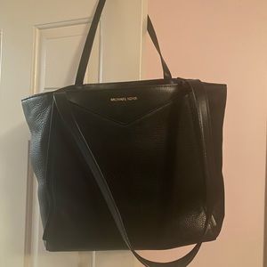 Beautiful Michael Kors black shoulder bag